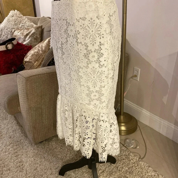 Intermix lace skirt size small - Picture 5 of 7